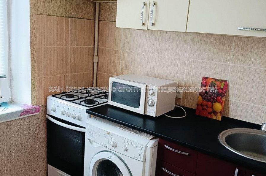 Продам квартиру, Науки просп. , 68Б , 1  ком., 27 м², косметический ремонт 
