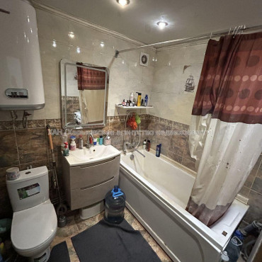 Продам квартиру, Льва Ландау просп. , 3 кім., 58 м², евроремонт 