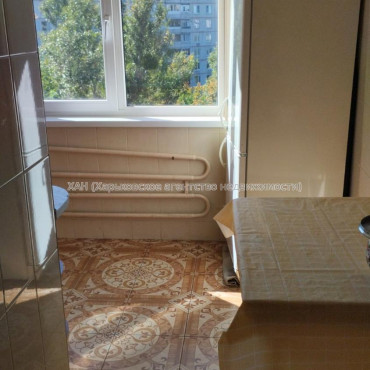 Продам квартиру, Непокоренных ул. , 2  ком., 47 м², капитальный ремонт 