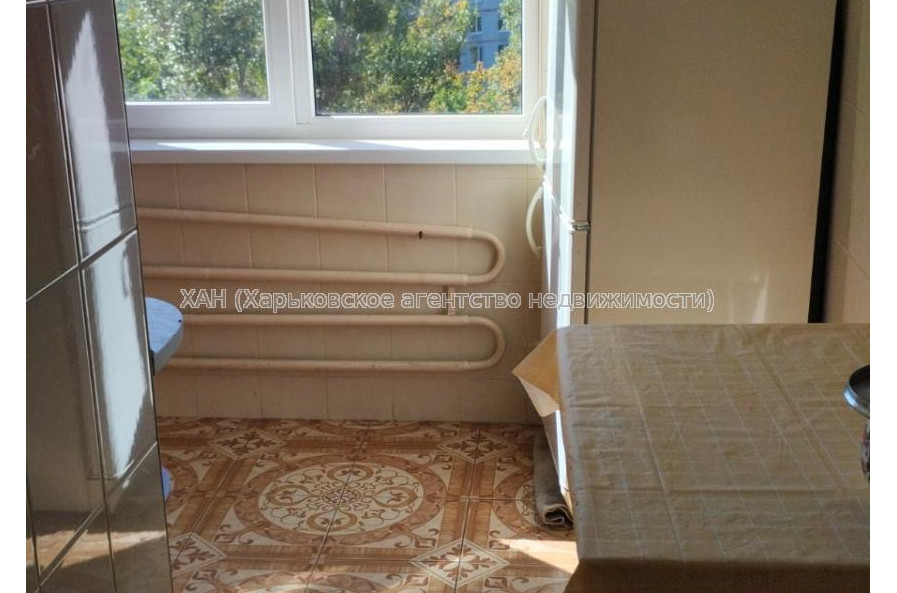 Продам квартиру, Непокоренных ул. , 2 кім., 44 м², капитальный ремонт 
