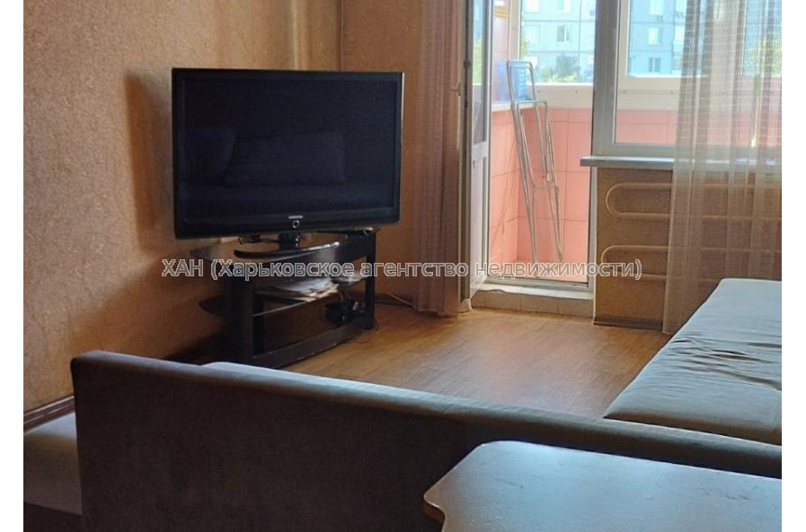 Продам квартиру, Непокоренных ул. , 2 кім., 44 м², капитальный ремонт 