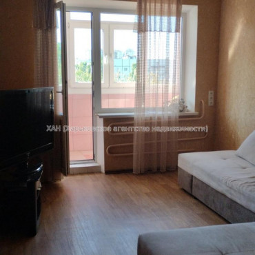 Продам квартиру, Непокоренных ул. , 2  ком., 47 м², капитальный ремонт 