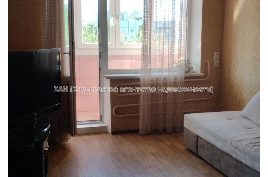 Продам квартиру, Непокоренных ул. , 2 кім., 44 м², капитальный ремонт 