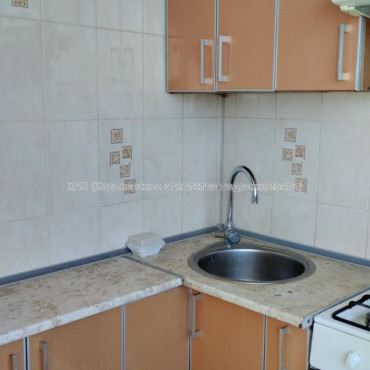 Продам квартиру, Непокоренных ул. , 2  ком., 47 м², капитальный ремонт 