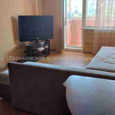 Продам квартиру, Непокоренных ул. , 2 кім., 44 м², капитальный ремонт 