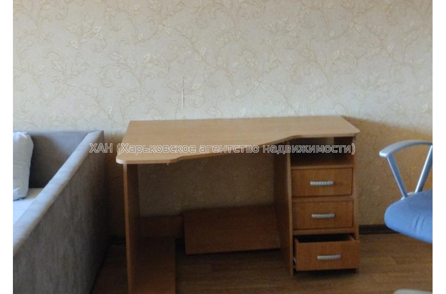 Продам квартиру, Непокоренных ул. , 2 кім., 44 м², капитальный ремонт 