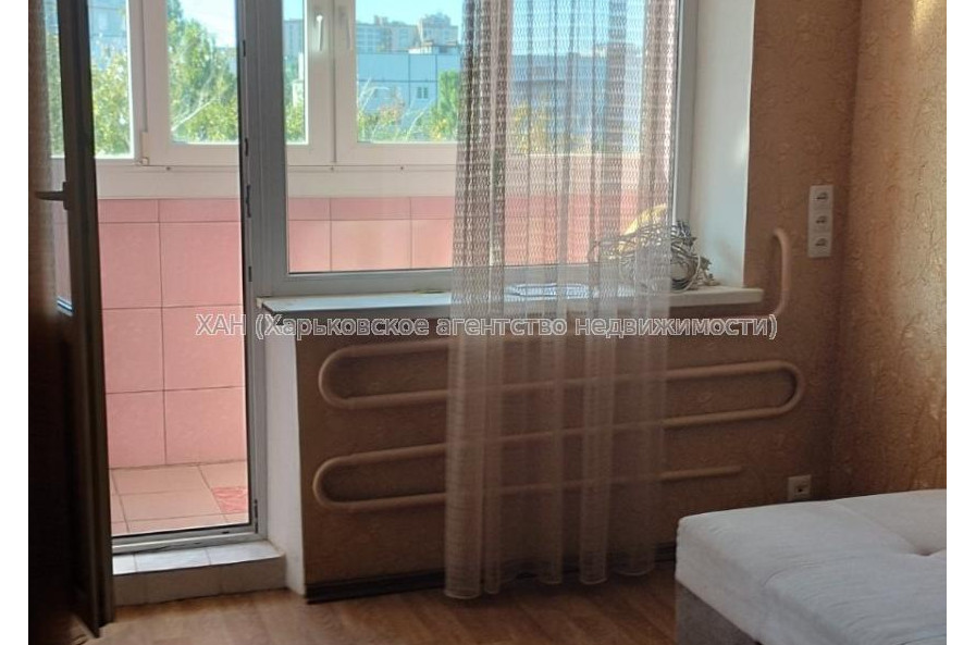 Продам квартиру, Непокоренных ул. , 2 кім., 44 м², капитальный ремонт 