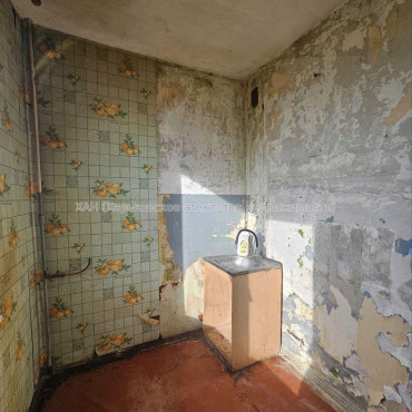 Продам квартиру, 1 кім., 33 м², без отделочных работ 