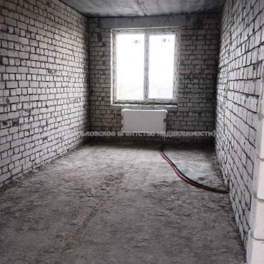 Продам квартиру, Сергея Барсукова ул. , 1 кім., 40 м², без ремонта 