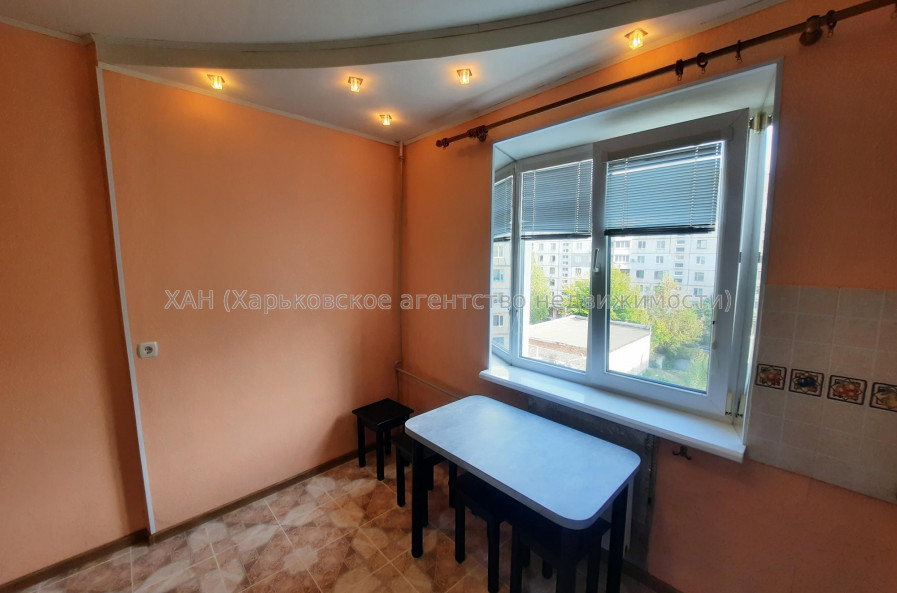 Здам квартиру, Пермская ул. , 1 кім., 37 м², капитальный ремонт 