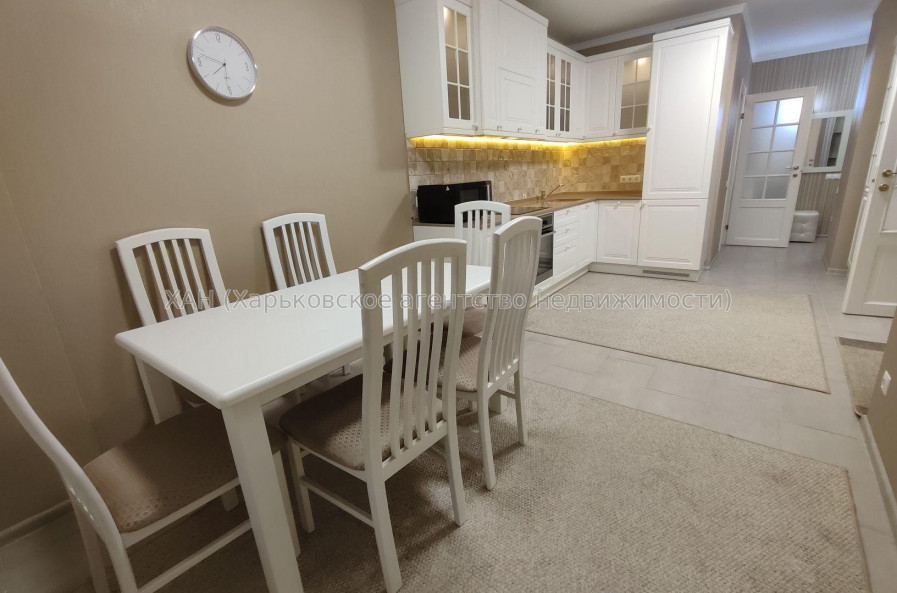 Продам квартиру, Сухумская ул. , 2 кім., 81 м², авторский дизайн 