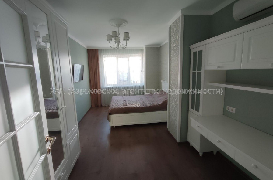 Продам квартиру, Сухумская ул. , 2 кім., 81 м², авторский дизайн 