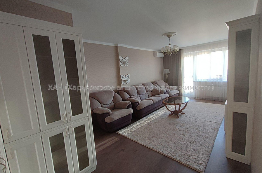 Продам квартиру, Сухумская ул. , 2 кім., 81 м², авторский дизайн 