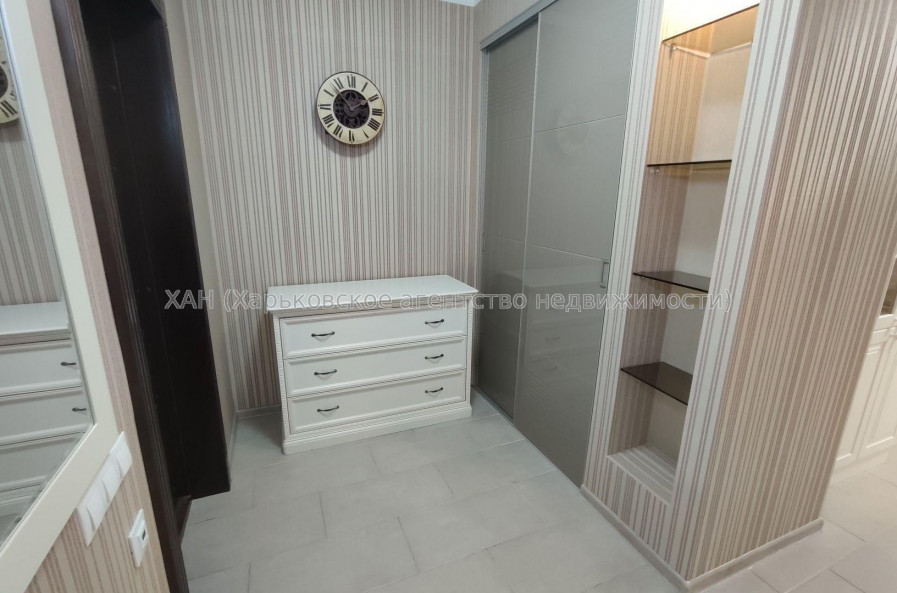 Продам квартиру, Сухумская ул. , 2 кім., 81 м², авторский дизайн 