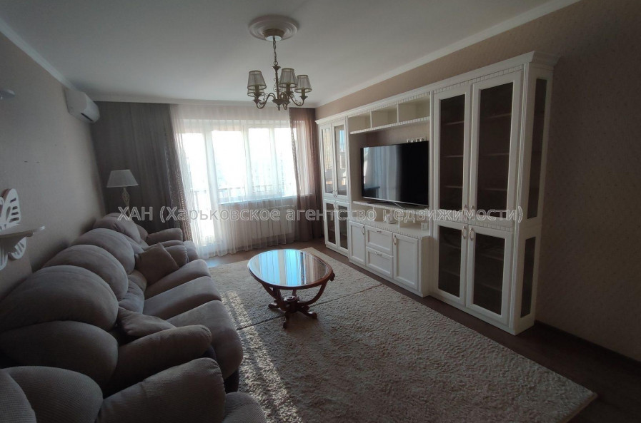 Продам квартиру, Сухумская ул. , 2 кім., 81 м², авторский дизайн 