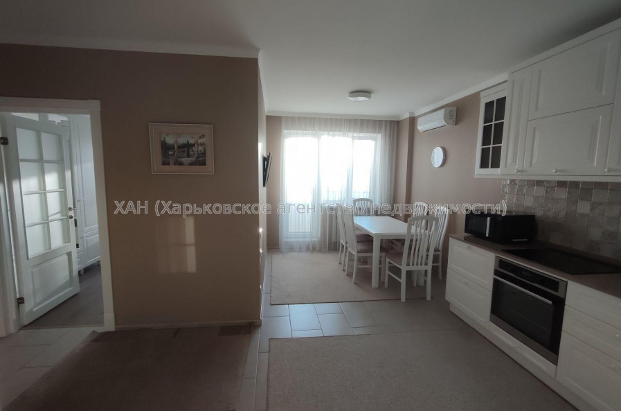 Продам квартиру, Сухумская ул. , 2 кім., 81 м², авторский дизайн 