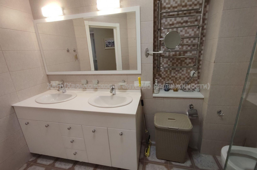 Продам квартиру, Сухумская ул. , 2 кім., 81 м², авторский дизайн 