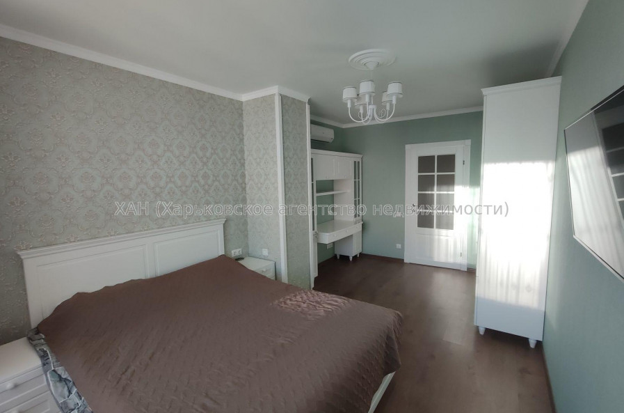 Продам квартиру, Сухумская ул. , 2 кім., 81 м², авторский дизайн 