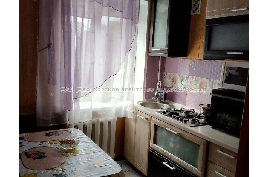 Продам квартиру, Каденюка ул. , 1  ком., 30.30 м², косметический ремонт 