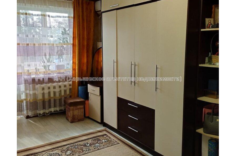 Продам квартиру, Каденюка ул. , 1  ком., 30.30 м², косметический ремонт 