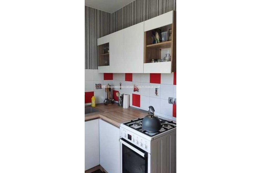 Продам квартиру, Валентиновская ул. , 58Б , 2  ком., 47 м², капитальный ремонт 