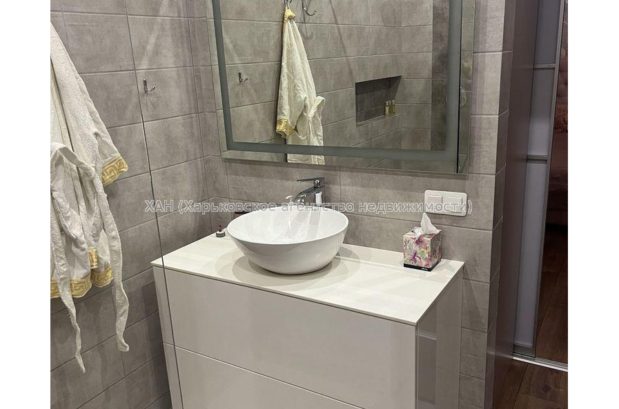 Продам квартиру, Верхнегиевская ул. , 1  ком., 50 м², капитальный ремонт 