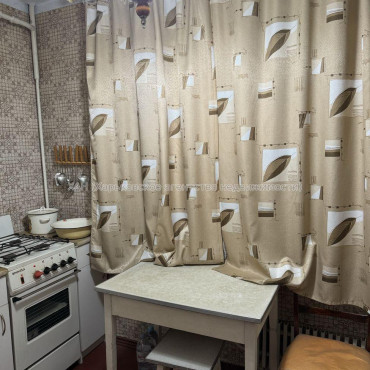 Продам квартиру, Соборности Украины ул. , 2 кім., 45.10 м², косметический ремонт 