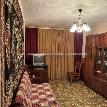 Продам квартиру, Соборности Украины ул. , 2 кім., 45.10 м², косметический ремонт 