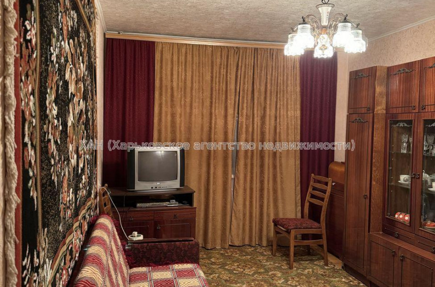 Продам квартиру, Соборности Украины ул. , 2  ком., 45.10 м², косметический ремонт 