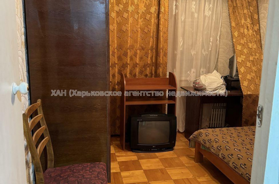 Продам квартиру, Соборности Украины ул. , 2  ком., 45.10 м², косметический ремонт 