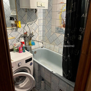 Продам квартиру, Деревянко ул. , 3 кім., 57 м², советский ремонт 