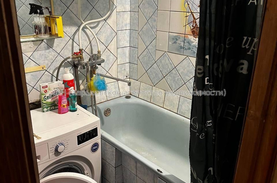 Продам квартиру, Деревянко ул. , 3 кім., 57 м², советский ремонт 