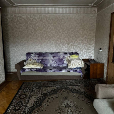 Продам квартиру, Деревянко ул. , 3 кім., 57 м², советский ремонт 