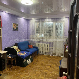 Продам квартиру, Познанская ул. , 2 кім., 45 м², косметический ремонт