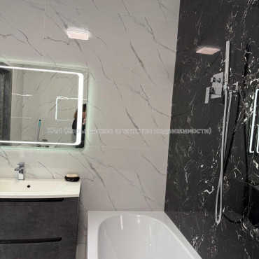 Продам квартиру, Льва Ландау просп. , 2  ком., 63 м², евроремонт 