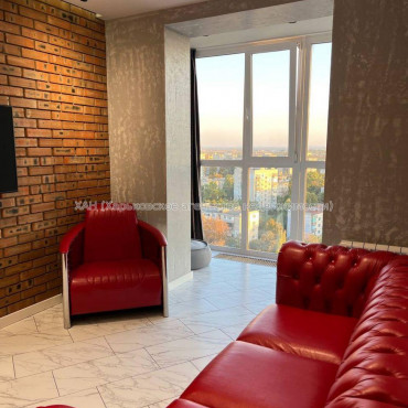 Продам квартиру, Зерновая ул. , 2 кім., 68 м², авторский дизайн 