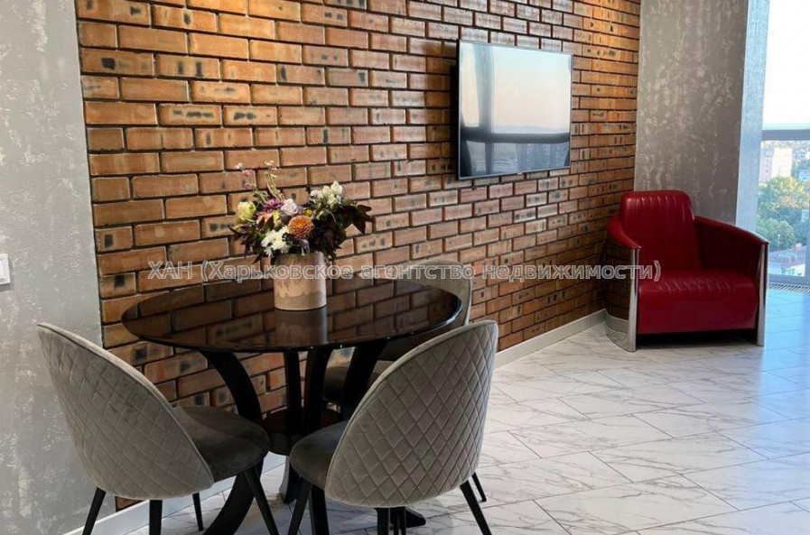 Продам квартиру, Зерновая ул. , 2 кім., 68 м², авторский дизайн 