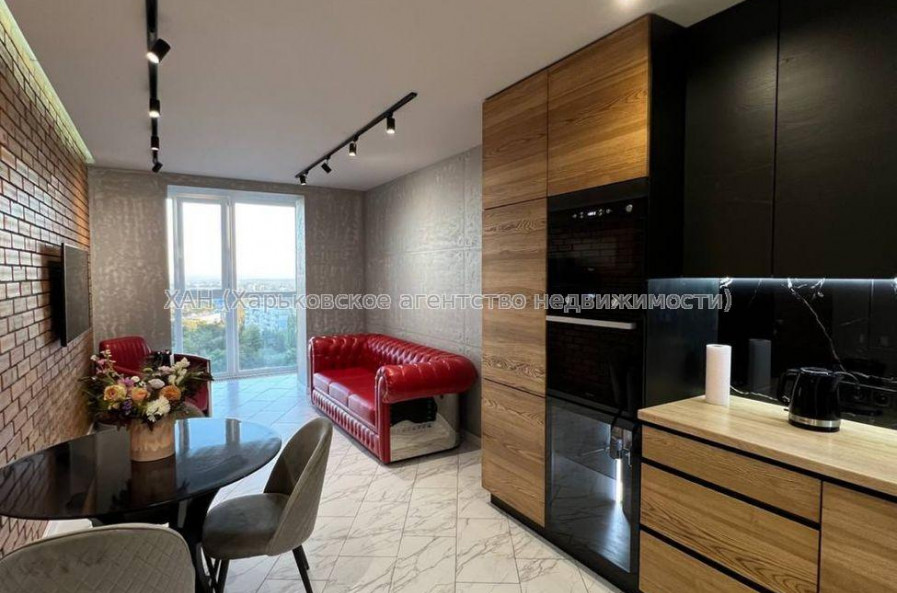 Продам квартиру, Зерновая ул. , 2 кім., 68 м², авторский дизайн 