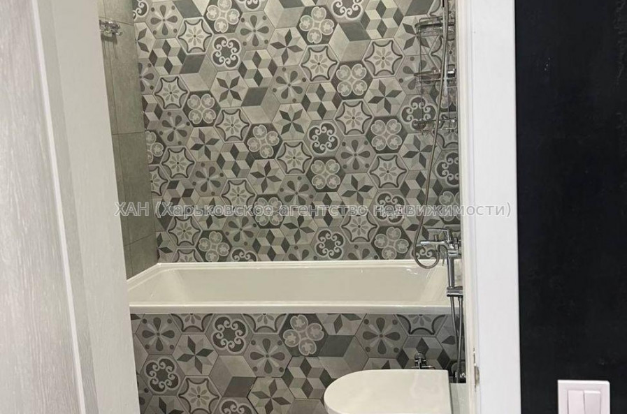 Продам квартиру, Зерновая ул. , 2 кім., 68 м², авторский дизайн 
