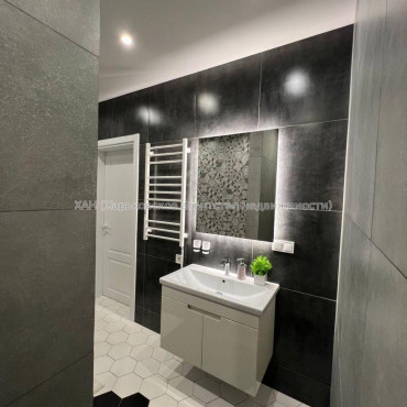 Продам квартиру, Зерновая ул. , 2 кім., 68 м², авторский дизайн 