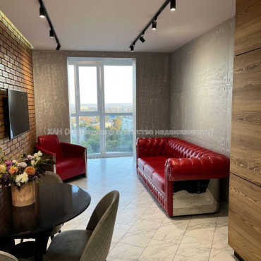 Продам квартиру, Зерновая ул. , 2 кім., 68 м², авторский дизайн 