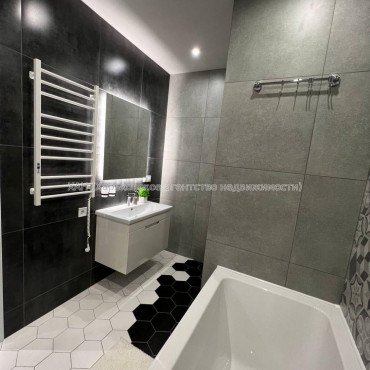 Продам квартиру, Зерновая ул. , 2 кім., 68 м², авторский дизайн 