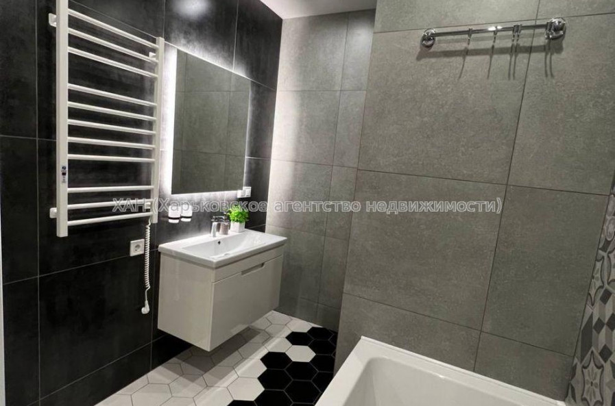 Продам квартиру, Зерновая ул. , 2 кім., 68 м², авторский дизайн 