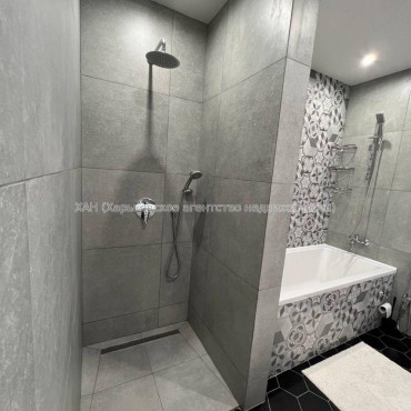 Продам квартиру, Зерновая ул. , 2 кім., 68 м², авторский дизайн 