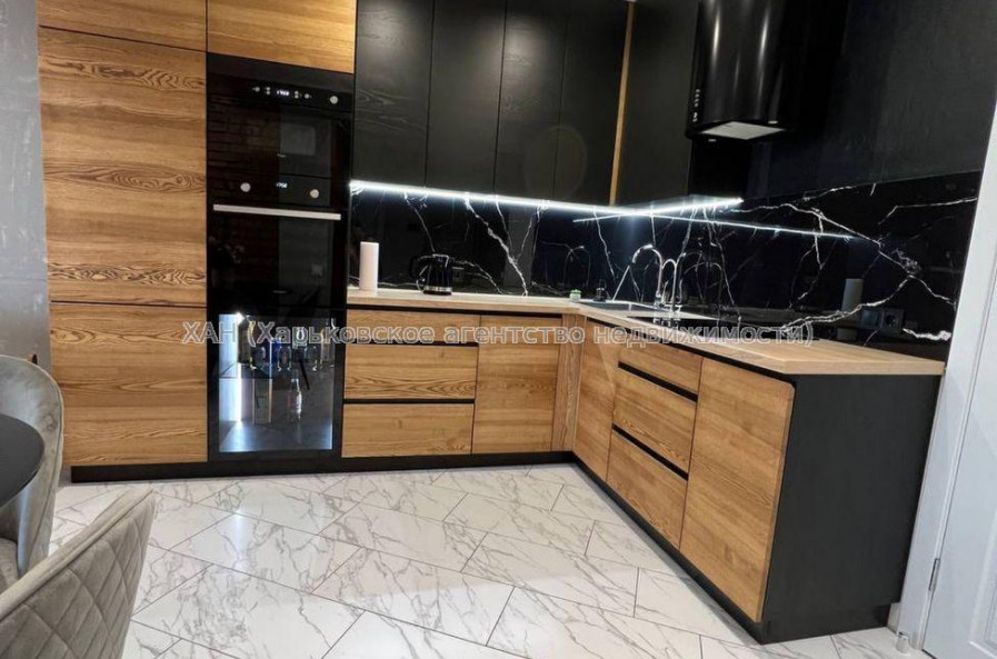 Продам квартиру, Зерновая ул. , 2 кім., 68 м², авторский дизайн 