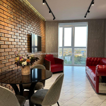 Продам квартиру, Зерновая ул. , 2 кім., 68 м², авторский дизайн 