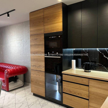 Продам квартиру, Зерновая ул. , 2 кім., 68 м², авторский дизайн 