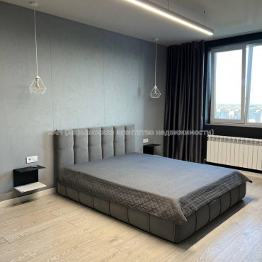 Продам квартиру, Зерновая ул. , 2 кім., 68 м², авторский дизайн 