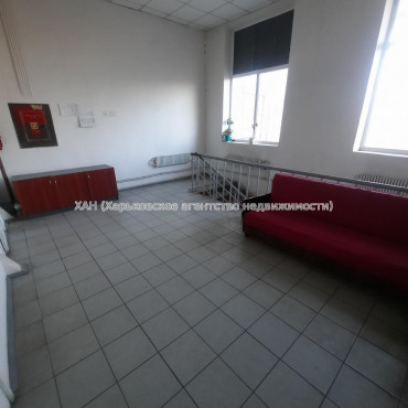 Здам нежитлову нерухомість, помещение свободного назначения , 7 кім., 150 м², косметический ремонт 