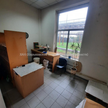 Здам нежитлову нерухомість, помещение свободного назначения , 7 кім., 150 м², косметический ремонт 